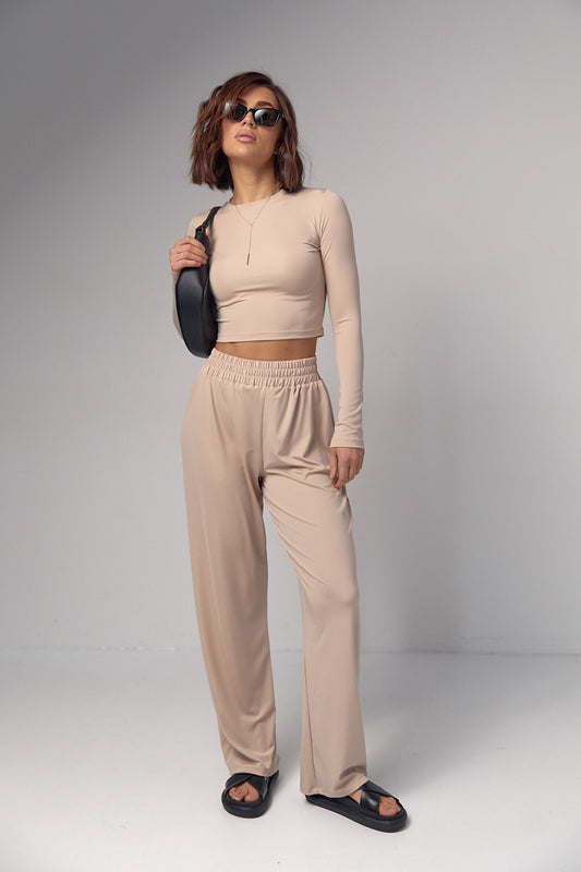 féminin баenовий costume en еластичної tissu